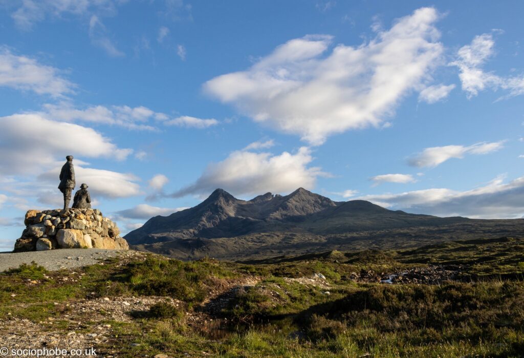 Glen Sligachan - Collie and Mackenzie statue